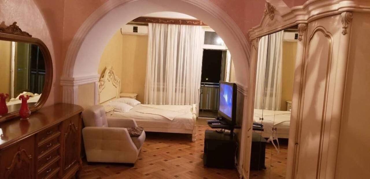 Апартаменты На Руставели Батуми Экстерьер фото