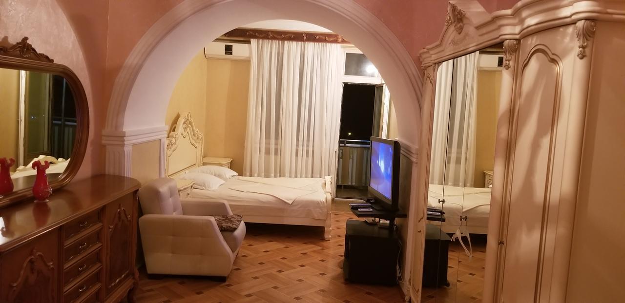 Апартаменты На Руставели Батуми Экстерьер фото